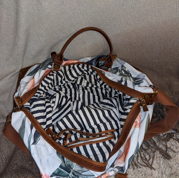 House of Flynn endless summer weekender bag - Picture 2 of 2